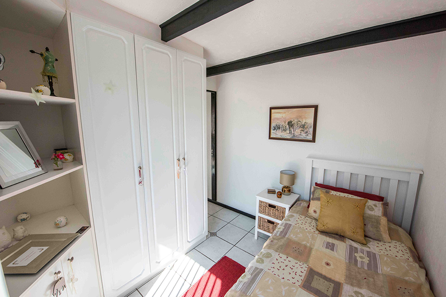7 Bedroom Property for Sale in Bloubergrant Western Cape